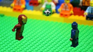Lego Superheroes Played Soccer - iron man, Hulk, Joker