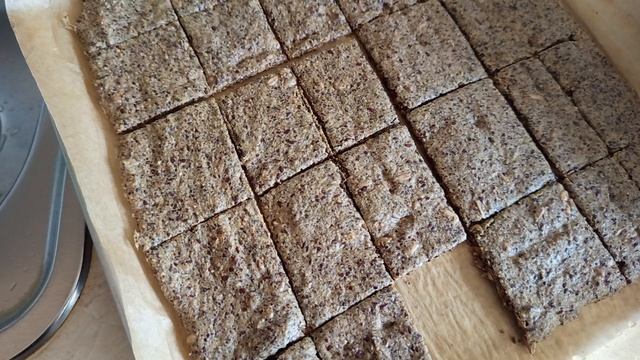 Домашние хлебцы из семян льна, семян тыквы и семян подсолнечника.🥰😋💪👍