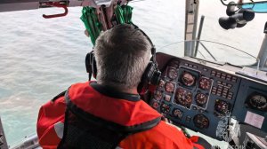 На Камчатке спасатели МЧС России обнаружили перевернувшийся катер, люди не найдены
