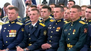 Путин: выпускники военных вузов РФ могут стать настоящими командирами