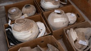Древний могильник с погребальными урнами обнаружили на территории Армении