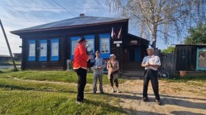 Приехал на концерт, а там всего 3 зрителя! Уважил песней под гармонь!