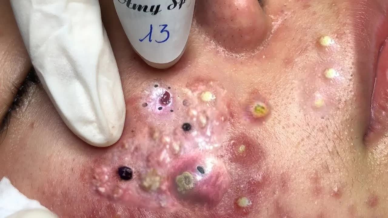 Успокаивающий уход за лицом для снятия стресса в спа-салоне класса люкс: обретите внутренний поко... смотреть онлайн