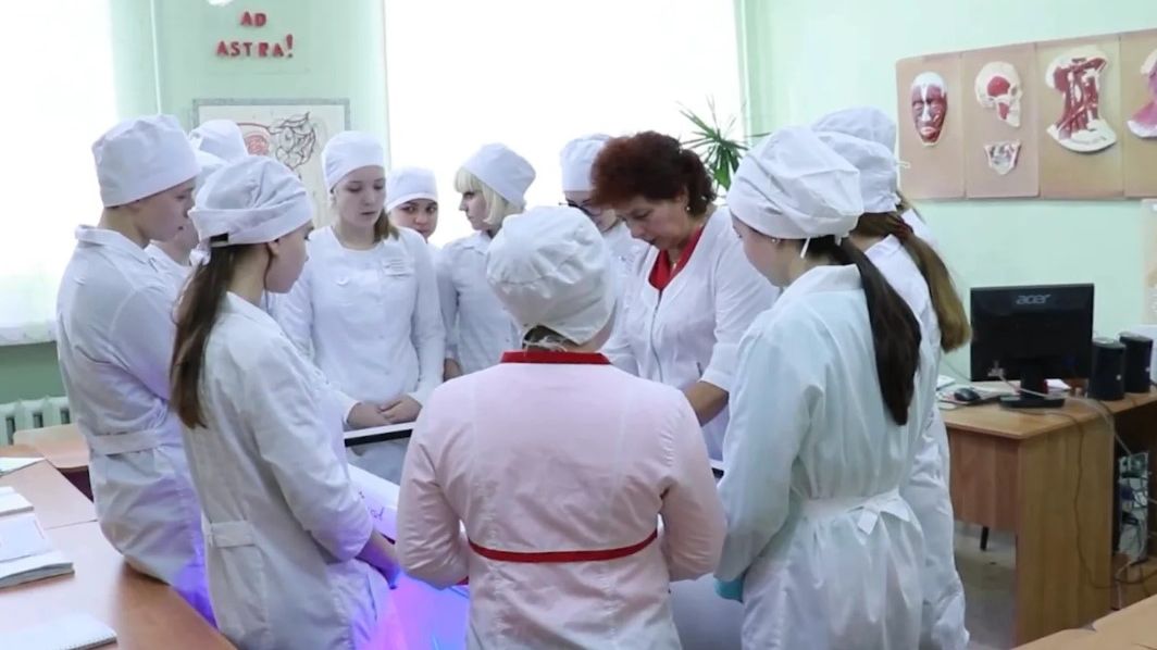 Забота о врачах и медсестрах. Школа здоровья