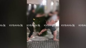 Очевидцы рассказали подробности драки между мужчиной и подростками в Краснодаре