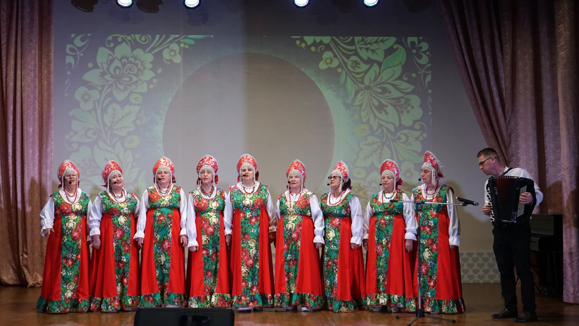 «Задорные кумушки»: душа русской песни!