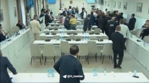 Пашинян устроил драку на заседании Совета старейшин Еревана