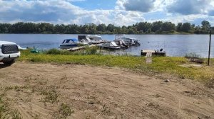 Частные катера у пирса на р.Оке.
