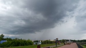 Молния сверкает.... ☔ приближается