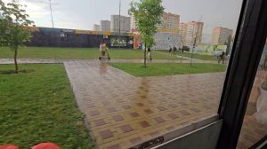 Потоки дождя, гроза, яркая молния в Суворовском микрорайоне.  Ростов-на-Дону 23 июня 2026г. Ураган