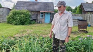РАЗОБРАЛИ ПОКУПКИ, СОБРАЛИ ЗЕМЛЯНИКУ, ОБОРВАЛИ СТРЕЛКИ У ЧЕСНОКА.