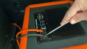 Установил активный сабвуфер Piranha 10A V.3 от DL Audio на Lada Vesta SW Cross