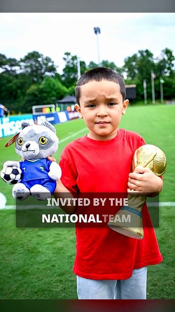 Uzbekistan invite crying young fan to training | World Cup 2026 смотреть онлайн