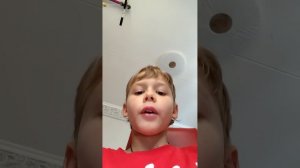 разбитый телефон.