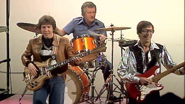 The Shadows - Apache (1981) смотреть онлайн