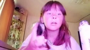 я Маша и на этом видео я крашусь и расказываю о себе