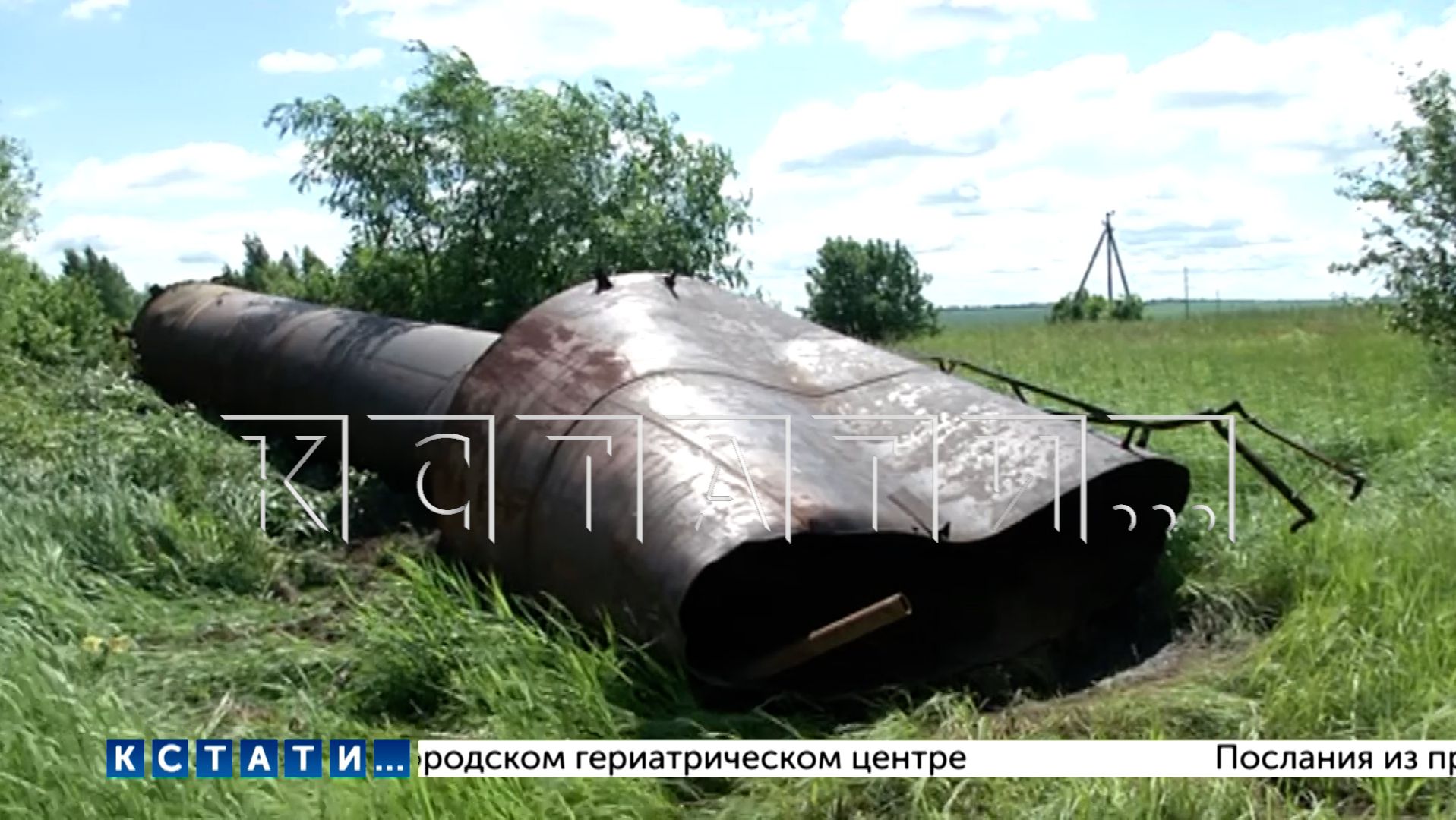 Водонапорная башня в Лукояновском районе сначала превратилась в Пизанскую, а потом рухнула смотреть онлайн