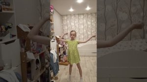 придумываем танец под песню экспанат