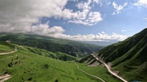 Просто полёт на параплане с горки в ущелье...