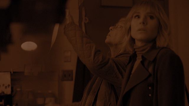 Женщина в доме напротив девушки в окне 4 серия (сериал, 2022)