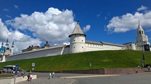 Отпуск в Казани. У стен Казанского кремля