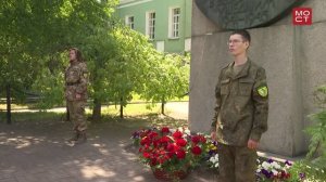 Новости СПбГУ: В День памяти и скорби возложили цветы в честь героев-универсантов