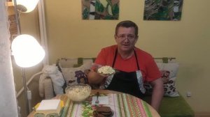 Муж готовит. Оливье с любовью для жены.