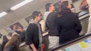 Атмосфера в метро Будапешта — люди скандируют «Русские, домой!»
