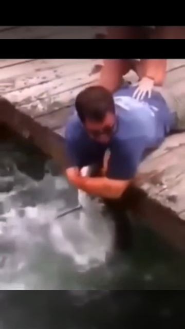 Взял вино, а удочки забыл)))