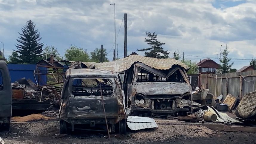 «Школа взаимопонимания»: дети и родители объединились вокруг тренера, у которого сгорел дом смотреть онлайн