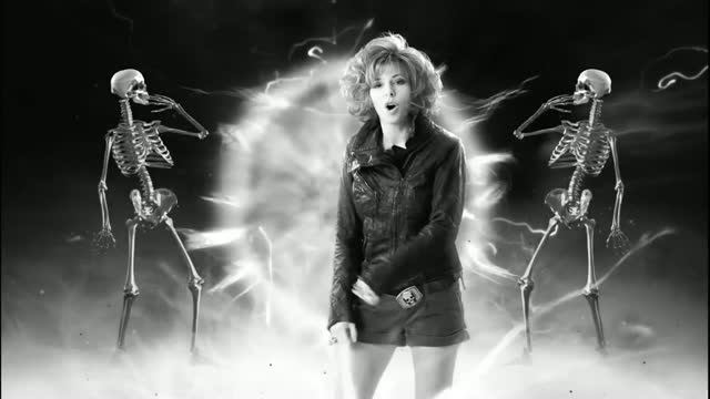Mylène Farmer - C'est dans l'air (Clip Officiel)