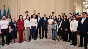 Токаев призвал казахстанскую молодежь за рубежом сохранять связь с родиной
