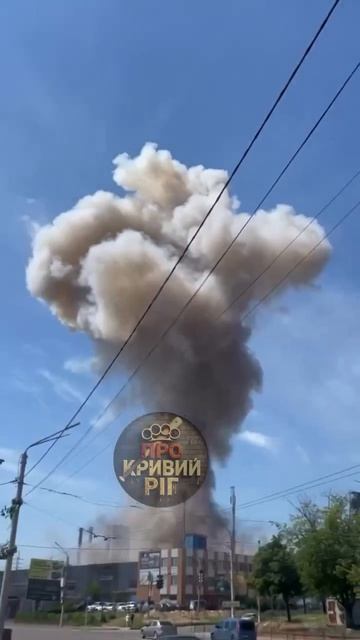В Кривом Роге "Искандер" вызвал восторг у группы наблюдающих за ним хохлов смотреть онлайн