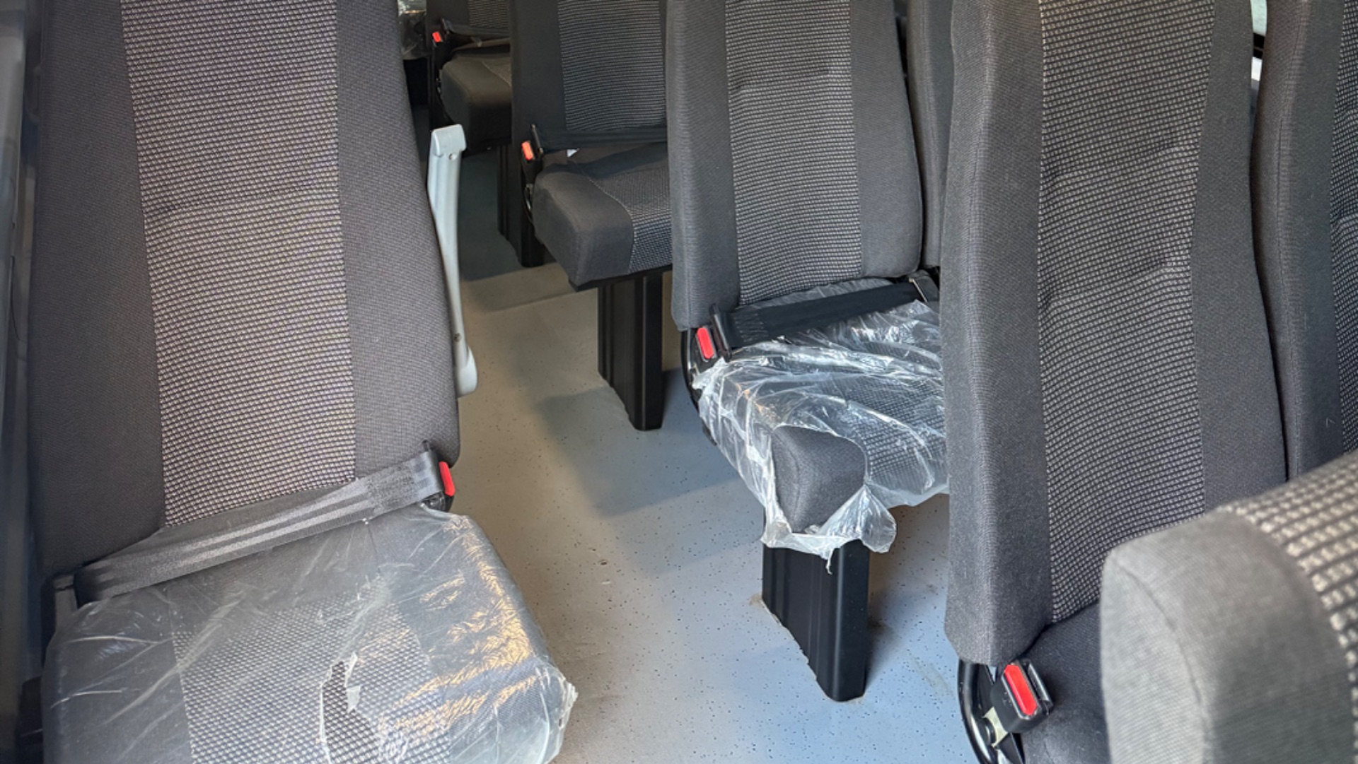 Видеообзор отличного автобуса Форд Транзит 19+1 смотреть онлайн
