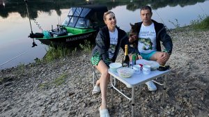 Три дня живем в лодке и ловим рыбу. Ока. Серпухов. Лещей нет.