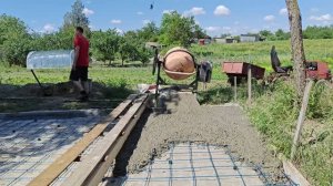 Ура, залили фундамент.