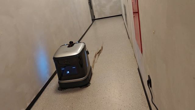 ZenObot убирает в ЖК Кварталы 21-19 смотреть онлайн