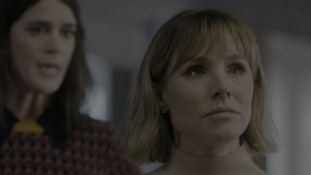 Женщина в доме напротив девушки в окне 2 серия (сериал, 2022)