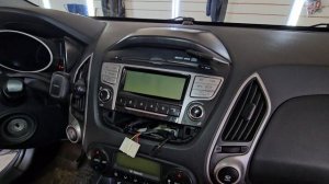 Как снять штатную магнитолу Хендай ix 35 2009 2010 2011 2012 2013 2014 2015