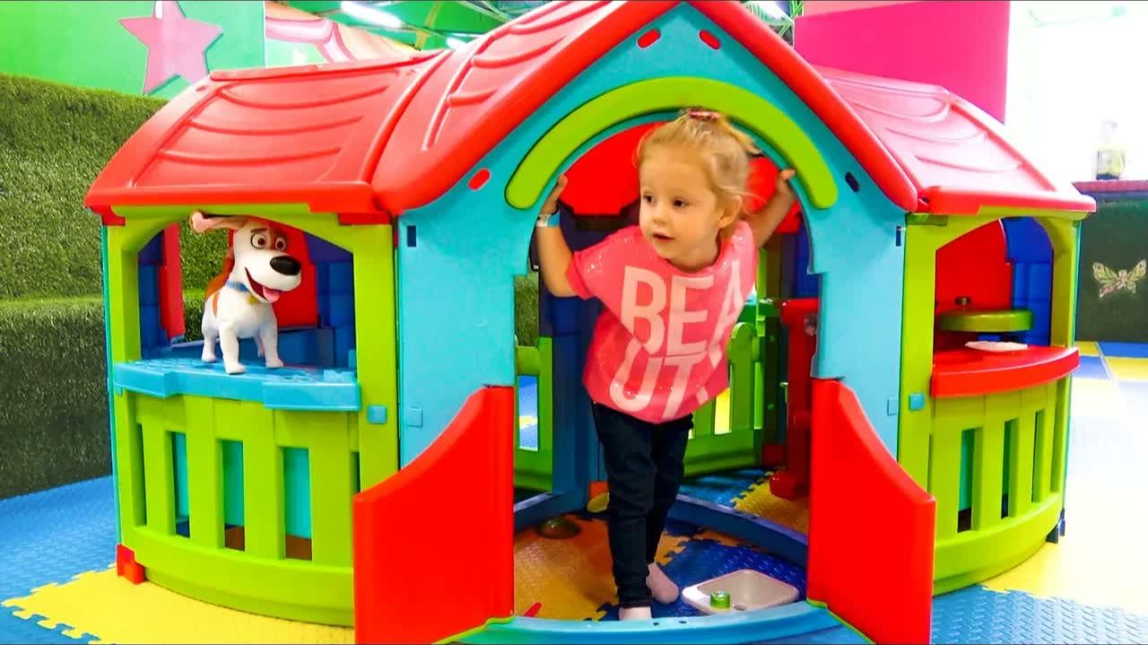Макс и Настя играют на детской площадке/Max and Nastya play on the playground Entertainment for kids смотреть онлайн