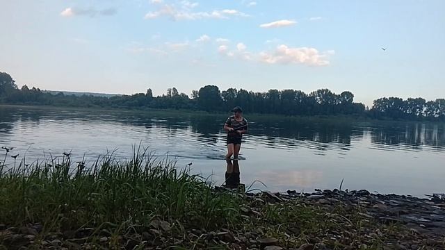 Рыбалка на муть, но уже прям хорошая! смотреть онлайн