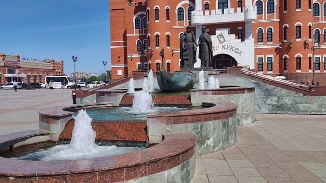 Памятник-фонтан Петру и Февронии в Йошкар-Оле