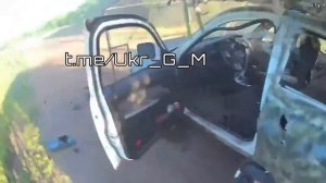 Момент удара российского FPV-дрона по автомобилю ВСУ на Славянском направлении🔥