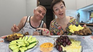 Мукбанг ЛЕНИВЫЙ Вован и ТРУДОЛИБИВАЯ я! Раскрыли все СЕКРЕТЫ) Семейный ужин в России