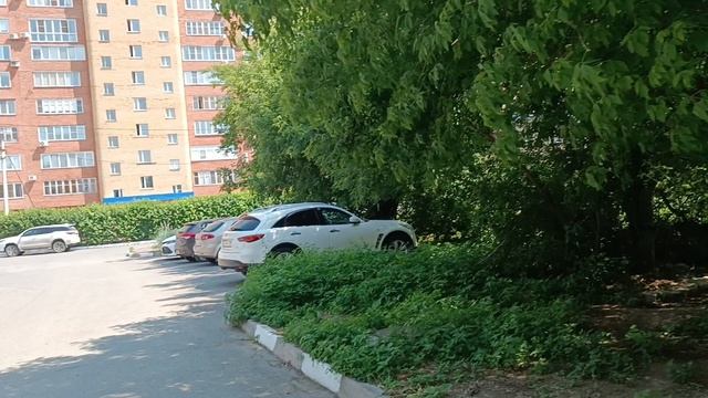 Здание где ещё живут люди