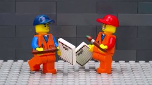 Мультфильм: Этот кран из LEGO спасает грузовик из огромной ямы! 😱
