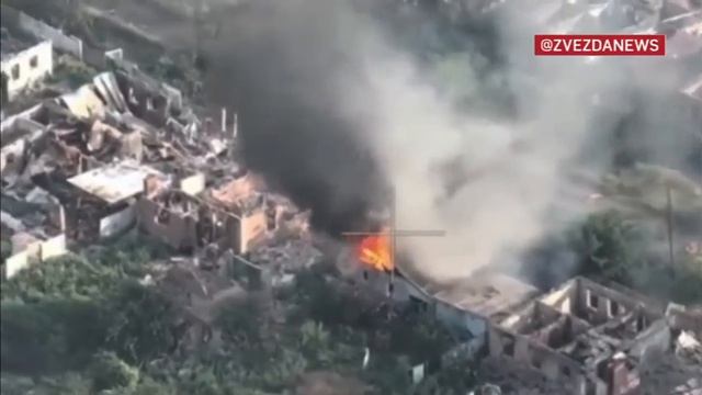 ‼️🇷🇺🇺🇦 Бои в Константиновке: артиллерия и дроны громят пехоту врага ▪️Боевики ВСУ пытаются прят смотреть онлайн