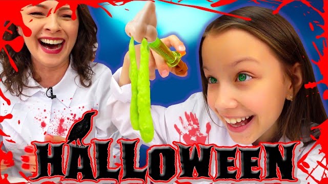 HALLOWEEN 🎃 Зомби Вкусняшки на Хэллоуин 2019 Trick or Treat Challenge / Вики Шоу смотреть онлайн