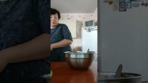 Замесила тесто для хлеба 🍞