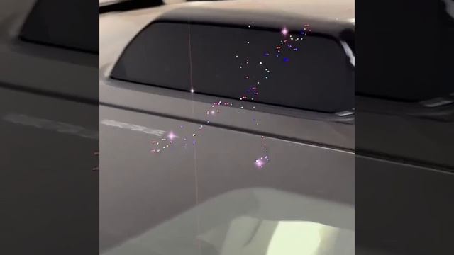 Фронтальный LiDAR-сканер электрокара оставил перманентный след на камере iPhone 16 Pro Max